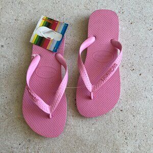 NWT Havaianas Rose Flip Flops